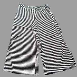Black & White Striped Wide-Leg Capris
